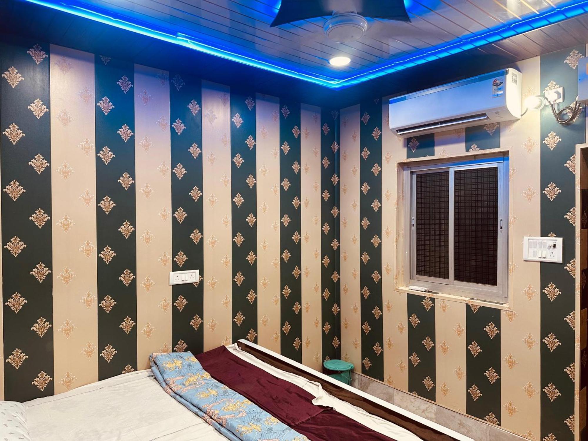 Hotel Raju Homestay Ayodhya 150 Meters From Shree Ram Janmbhoomi Temple 200 Meters From Ayodhya Dham Railway Station Exterior photo