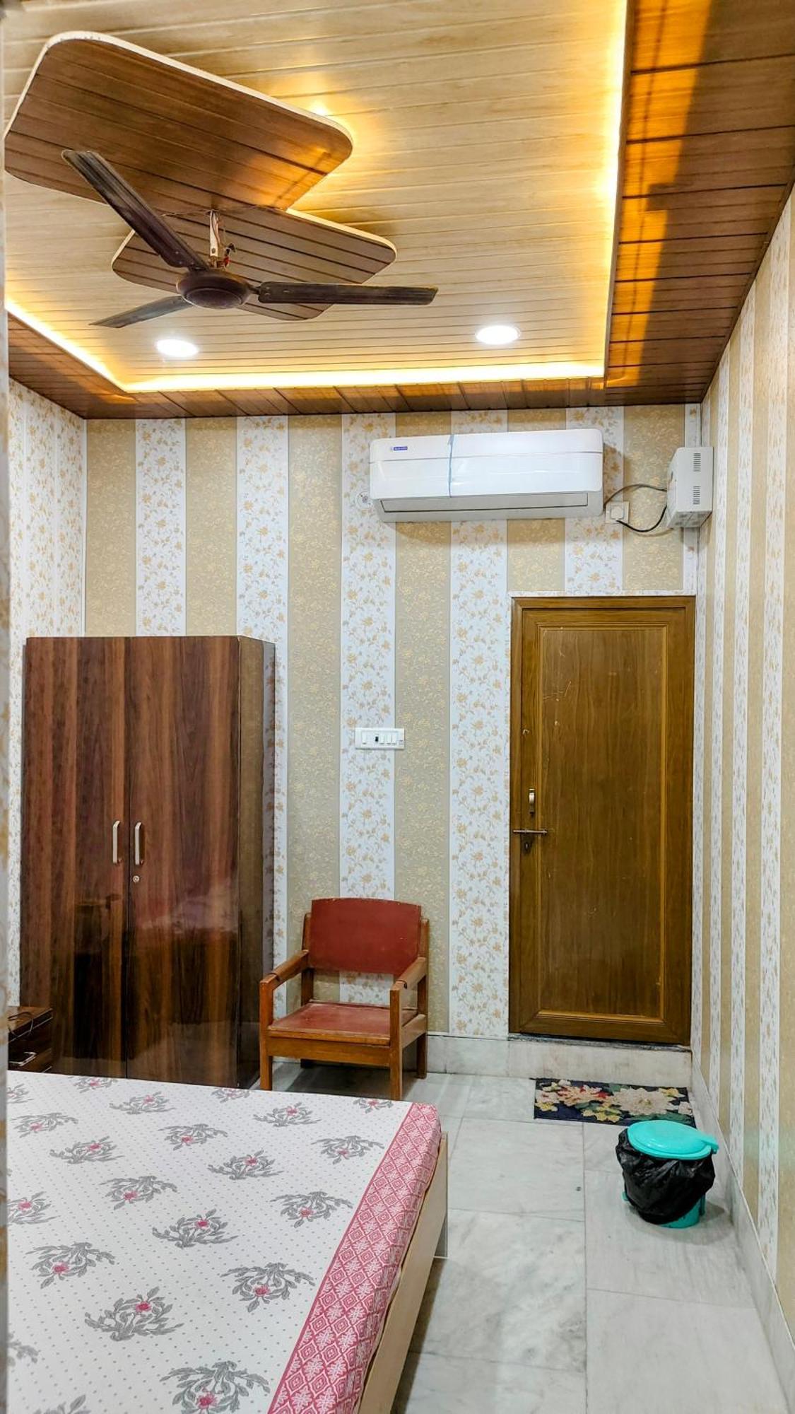 Hotel Raju Homestay Ayodhya 150 Meters From Shree Ram Janmbhoomi Temple 200 Meters From Ayodhya Dham Railway Station Exterior photo