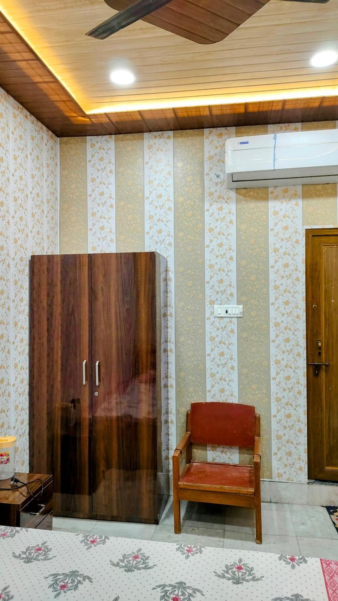 Hotel Raju Homestay Ayodhya 150 Meters From Shree Ram Janmbhoomi Temple 200 Meters From Ayodhya Dham Railway Station Exterior photo